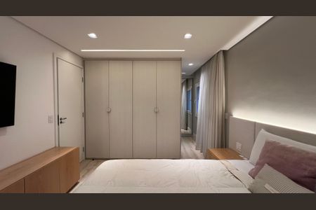 Apartamento à venda com 260m², 4 quartos e 2 vagas Apartamento à venda com 260m², 4 quartos e 2 vagasSuite 3