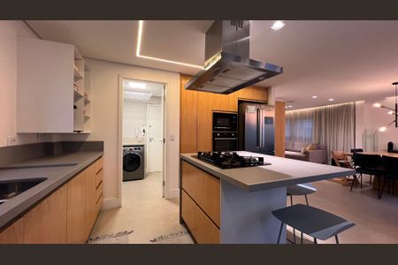 Apartamento à venda com 260m², 4 quartos e 2 vagas Apartamento à venda com 260m², 4 quartos e 2 vagasCozinha