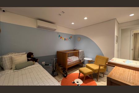 Apartamento à venda com 260m², 4 quartos e 2 vagas Apartamento à venda com 260m², 4 quartos e 2 vagasSuite 2