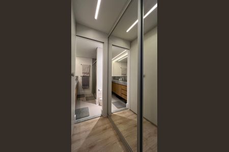 Apartamento à venda com 260m², 4 quartos e 2 vagas Apartamento à venda com 260m², 4 quartos e 2 vagasCloset da suíte 3