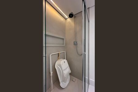 Apartamento à venda com 260m², 4 quartos e 2 vagas Apartamento à venda com 260m², 4 quartos e 2 vagasBanheiro da Suíte 2