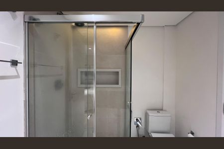 Apartamento à venda com 260m², 4 quartos e 2 vagas Apartamento à venda com 260m², 4 quartos e 2 vagasBanheiro da Suíte 1