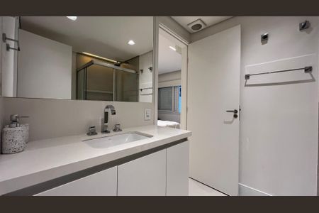 Apartamento à venda com 260m², 4 quartos e 2 vagas Apartamento à venda com 260m², 4 quartos e 2 vagasBanheiro