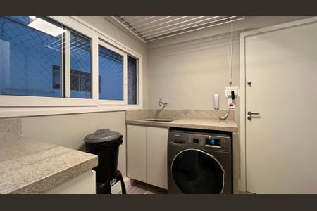 Apartamento à venda com 260m², 4 quartos e 2 vagas Apartamento à venda com 260m², 4 quartos e 2 vagasLavanderia