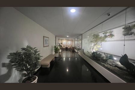 Apartamento à venda com 260m², 4 quartos e 2 vagas Apartamento à venda com 260m², 4 quartos e 2 vagasHall social