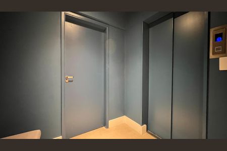 Apartamento à venda com 260m², 4 quartos e 2 vagas Apartamento à venda com 260m², 4 quartos e 2 vagasHall de entrada