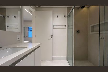 Apartamento à venda com 260m², 4 quartos e 2 vagas Apartamento à venda com 260m², 4 quartos e 2 vagasBanheiro