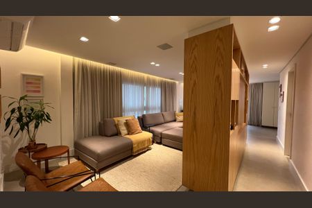 Apartamento à venda com 260m², 4 quartos e 2 vagas Apartamento à venda com 260m², 4 quartos e 2 vagasSala