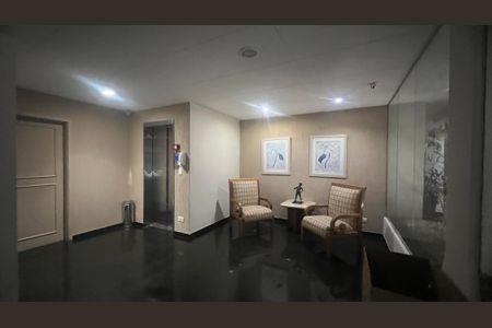 Apartamento à venda com 260m², 4 quartos e 2 vagas Apartamento à venda com 260m², 4 quartos e 2 vagasHall social