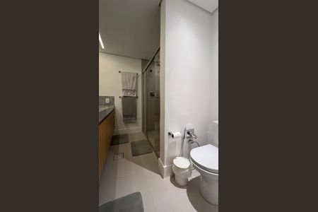 Apartamento à venda com 260m², 4 quartos e 2 vagas Apartamento à venda com 260m², 4 quartos e 2 vagasBanheiro da Suíte 3