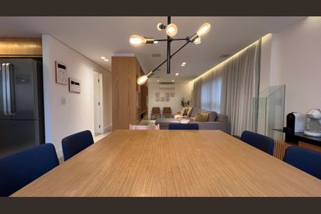 Apartamento à venda com 260m², 4 quartos e 2 vagas Apartamento à venda com 260m², 4 quartos e 2 vagasSala de Jantar