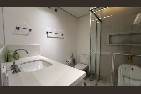 Apartamento à venda com 260m², 4 quartos e 2 vagas Apartamento à venda com 260m², 4 quartos e 2 vagasBanheiro da Suíte 2
