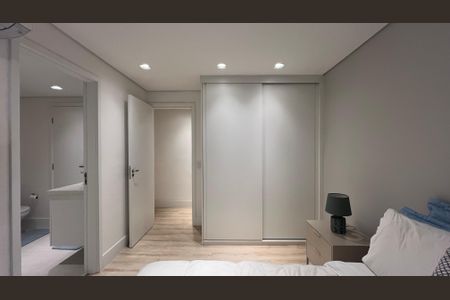 Apartamento à venda com 260m², 4 quartos e 2 vagas Apartamento à venda com 260m², 4 quartos e 2 vagasSuite 1