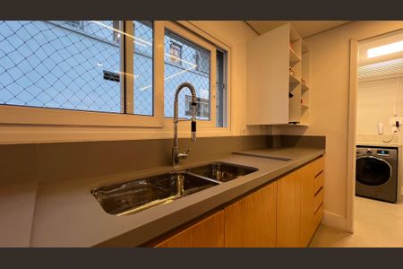 Apartamento à venda com 260m², 4 quartos e 2 vagas Apartamento à venda com 260m², 4 quartos e 2 vagasCozinha