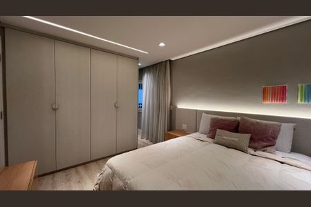 Apartamento à venda com 260m², 4 quartos e 2 vagas Apartamento à venda com 260m², 4 quartos e 2 vagasSuite 3