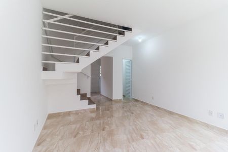 Casa de condomínio para alugar com 83m², 2 quartos e 1 vagaSala