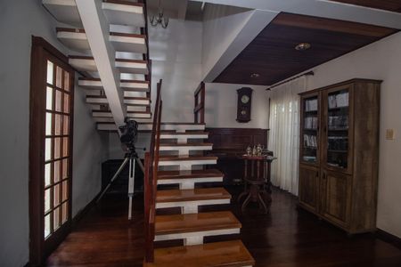 Casa à venda com 350m², 5 quartos e 6 vagasSala