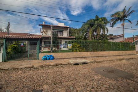 Casa à venda com 350m², 5 quartos e 6 vagasFachada