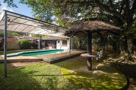 Casa à venda com 350m², 5 quartos e 6 vagasÁrea comum - Piscina