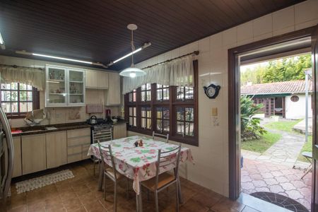 Casa à venda com 350m², 5 quartos e 6 vagasCozinha