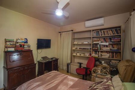 Casa à venda com 350m², 5 quartos e 6 vagasSuite