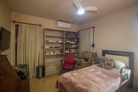 Casa à venda com 350m², 5 quartos e 6 vagasSuite