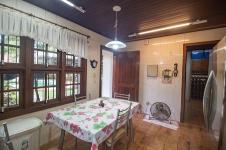 Casa à venda com 350m², 5 quartos e 6 vagasCozinha