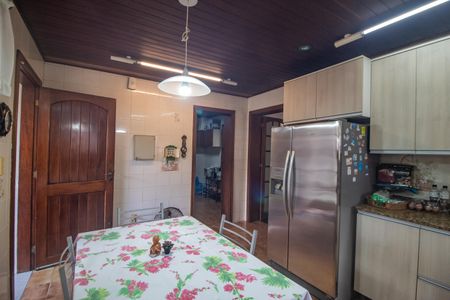 Casa à venda com 350m², 5 quartos e 6 vagasCozinha