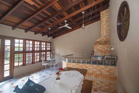 Casa à venda com 350m², 5 quartos e 6 vagasÁrea comum - Churrasqueira