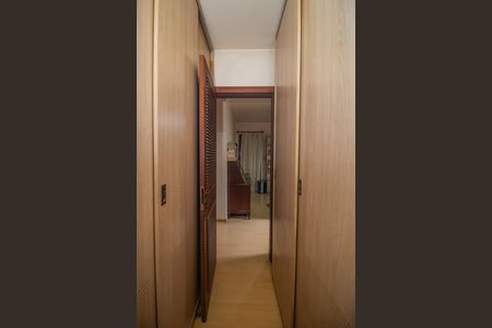 Casa à venda com 350m², 5 quartos e 6 vagasCloset/Suite