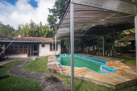 Casa à venda com 350m², 5 quartos e 6 vagasÁrea comum - Piscina