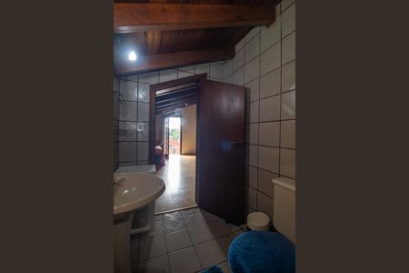 Casa à venda com 350m², 5 quartos e 6 vagasBanheiro da Suíte 2