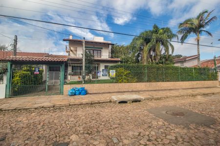 Casa à venda com 350m², 5 quartos e 6 vagasFachada