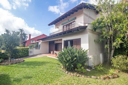 Casa à venda com 350m², 5 quartos e 6 vagasFachada