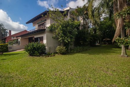 Casa à venda com 350m², 5 quartos e 6 vagasFachada