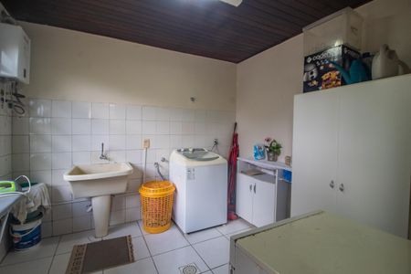 Casa à venda com 350m², 5 quartos e 6 vagasÁrea de Serviço