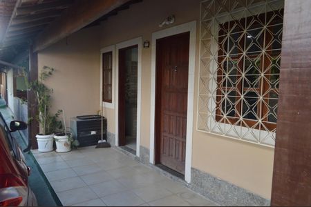 Casa de condomínio à venda com 120m², 4 quartos e 2 vagasVaranda