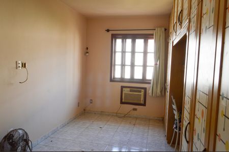 Casa de condomínio à venda com 120m², 4 quartos e 2 vagasSuíte