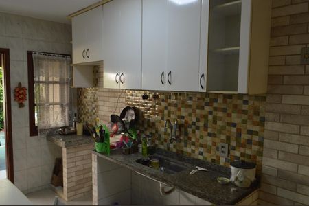 Casa de condomínio à venda com 120m², 4 quartos e 2 vagasCozinha