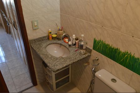 Casa de condomínio à venda com 120m², 4 quartos e 2 vagasBanheiro da Suíte