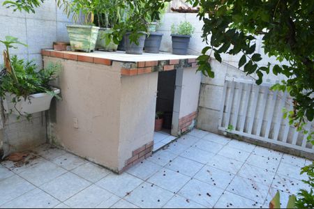 Casa de condomínio à venda com 120m², 4 quartos e 2 vagasCanil