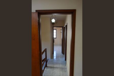 Casa de condomínio à venda com 120m², 4 quartos e 2 vagasCorredor