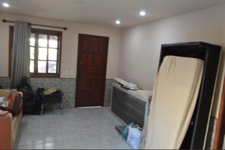 Casa de condomínio à venda com 120m², 4 quartos e 2 vagasSala