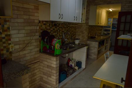 Casa de condomínio à venda com 120m², 4 quartos e 2 vagasCozinha