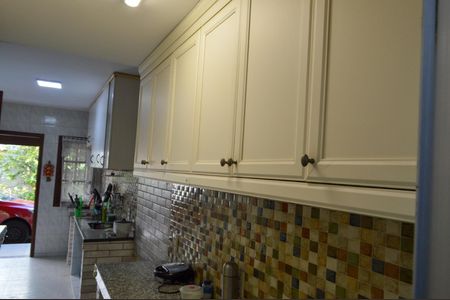 Casa de condomínio à venda com 120m², 4 quartos e 2 vagasCozinha