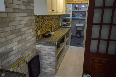 Casa de condomínio à venda com 120m², 4 quartos e 2 vagasCozinha