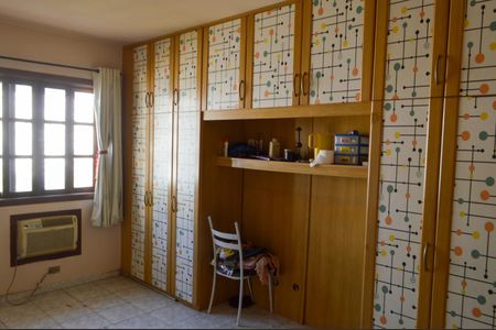 Casa de condomínio à venda com 120m², 4 quartos e 2 vagasSuíte