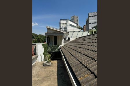 Casa para alugar com 220m², 2 quartos e 2 vagas