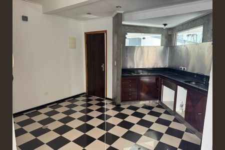 Casa para alugar com 220m², 2 quartos e 2 vagas