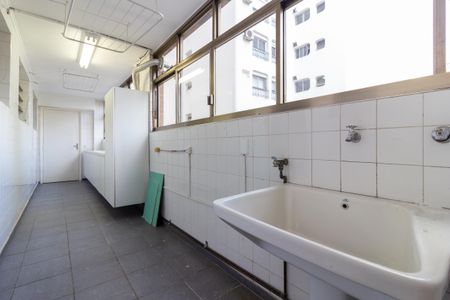 Apartamento à venda com 209m², 3 quartos e 1 vagaÁrea de Serviço